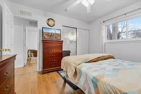 1564 Moulin AVE, Madison Heights, MI 48071