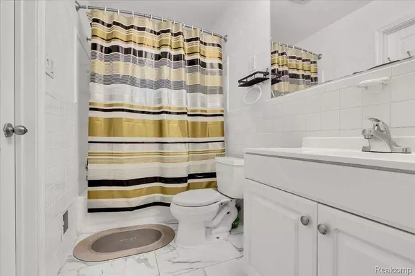 1564 Moulin AVE, Madison Heights, MI 48071