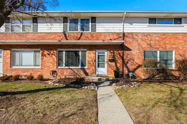 2604 Rochester RD, Royal Oak, MI 48073