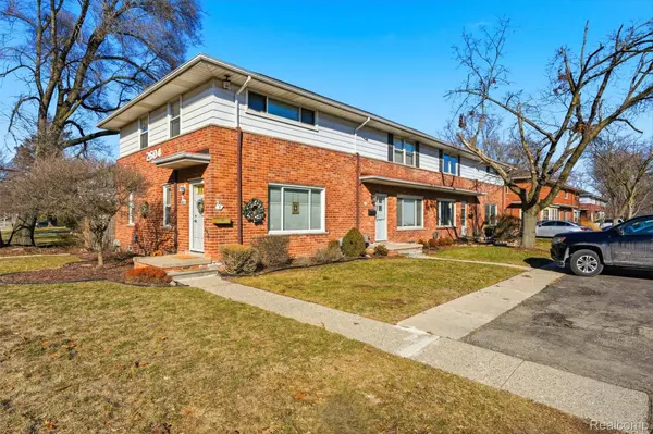 2604 Rochester RD, Royal Oak, MI 48073