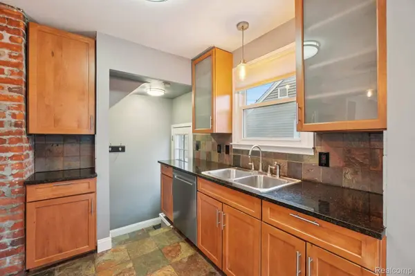 233 Linden AVE, Royal Oak, MI 48073