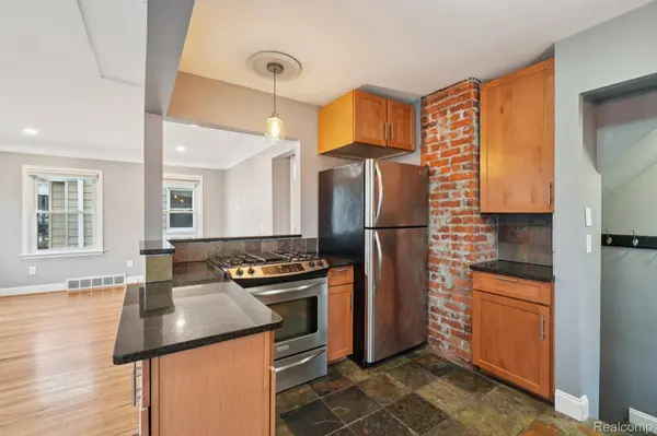 233 Linden AVE, Royal Oak, MI 48073