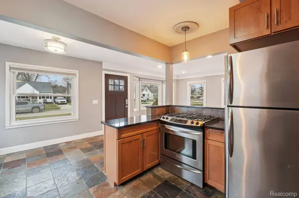 233 Linden AVE, Royal Oak, MI 48073