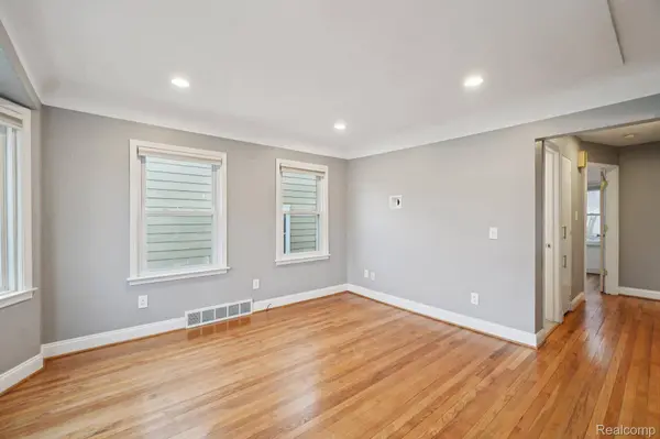 233 Linden AVE, Royal Oak, MI 48073