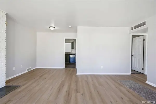 29624 Pleasant TRL, Southfield, MI 48076