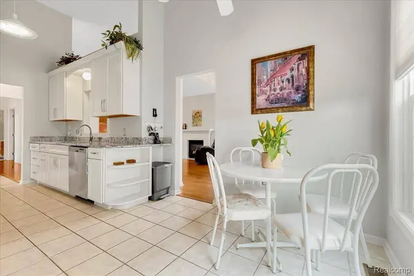 34652 Rosebud LN, Richmond, MI 48062