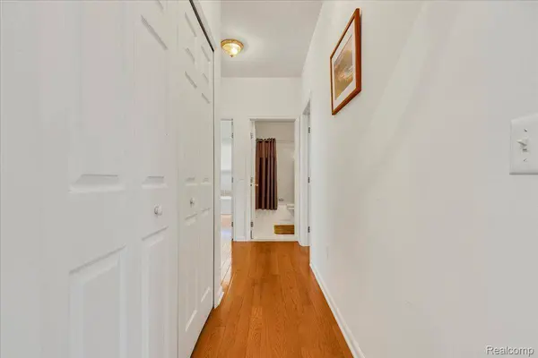 34652 Rosebud LN, Richmond, MI 48062