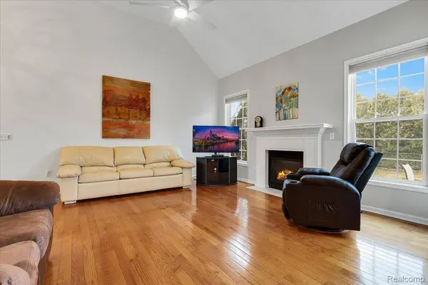 34652 Rosebud LN, Richmond, MI 48062