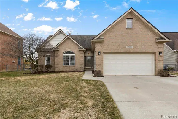 34652 Rosebud LN, Richmond, MI 48062