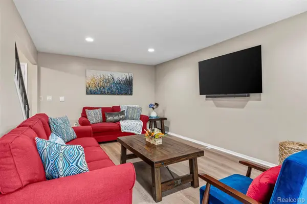 42258 Norwood CT, Northville, MI 48167