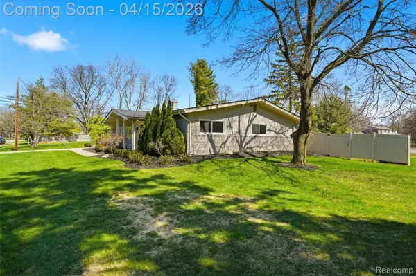 3550 Upton DR, Troy, MI 48084