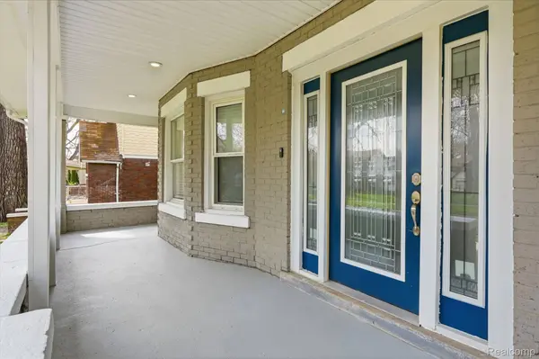 725 Lakewood ST, Detroit, MI 48215