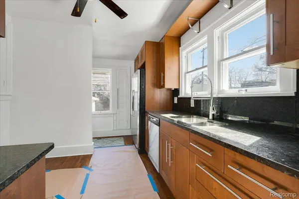 522 N Washington AVE, Royal Oak, MI 48067