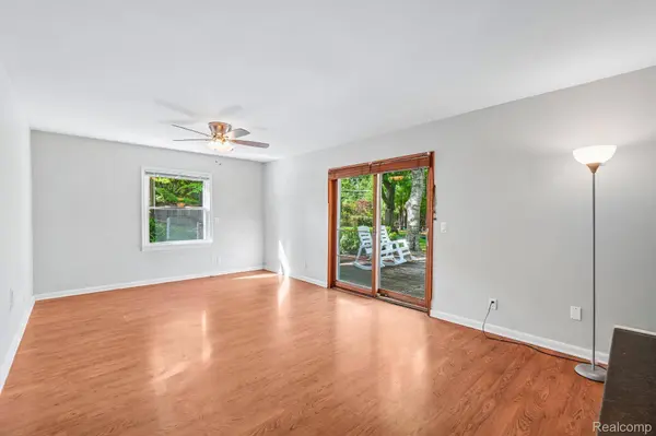 2675 Douglas DR, Bloomfield Hills, MI 48304