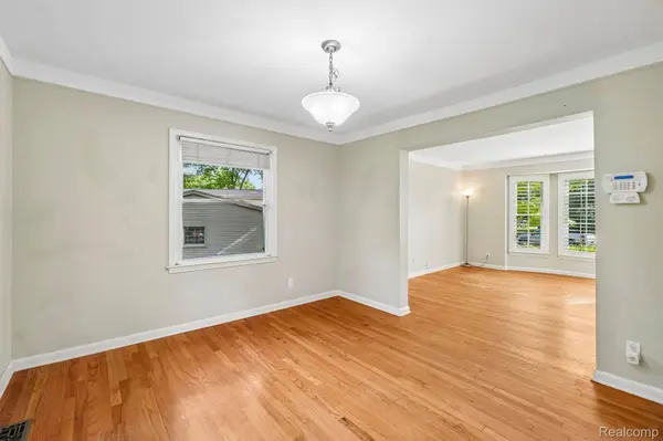 2675 Douglas DR, Bloomfield Hills, MI 48304