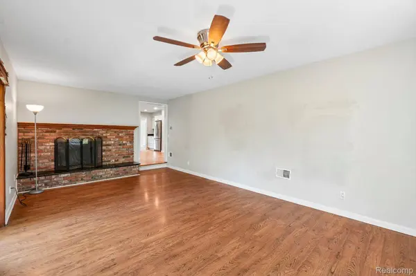 2675 Douglas DR, Bloomfield Hills, MI 48304