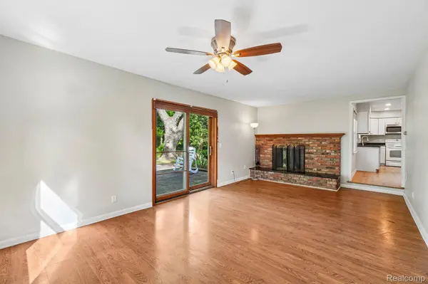 2675 Douglas DR, Bloomfield Hills, MI 48304
