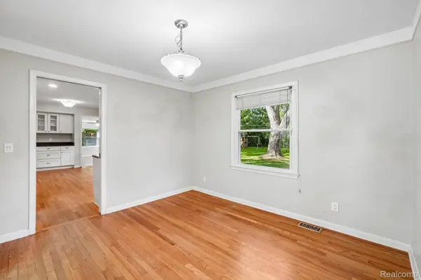 2675 Douglas DR, Bloomfield Hills, MI 48304