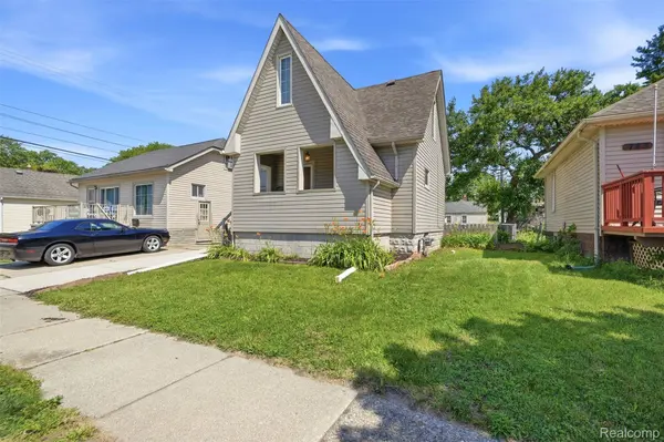 735 E Maxlow AVE, Hazel Park, MI 48030