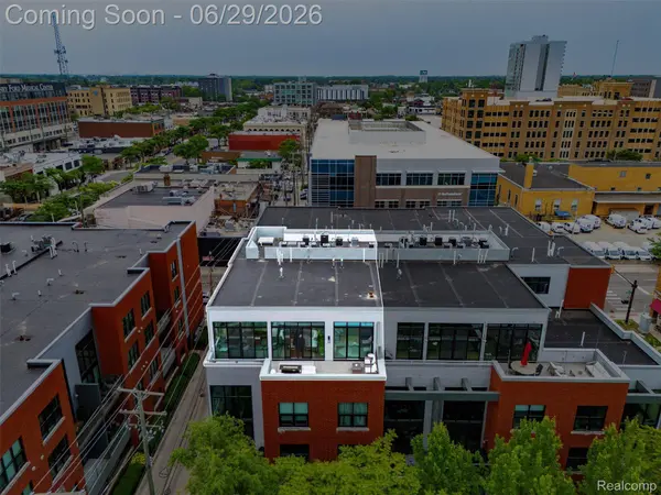 100 N Center ST #404, Royal Oak, MI 48067