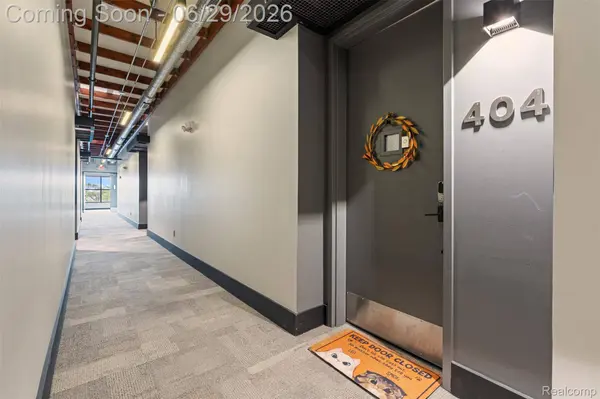 100 N Center ST #404, Royal Oak, MI 48067