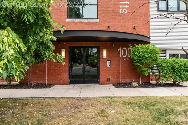 100 N Center ST #404, Royal Oak, MI 48067