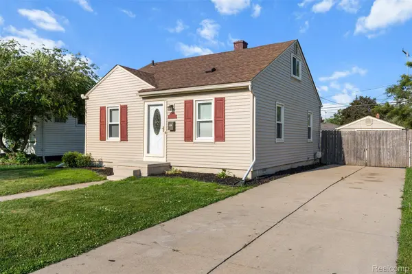 24696 Wilmot AVE, Eastpointe, MI 48021