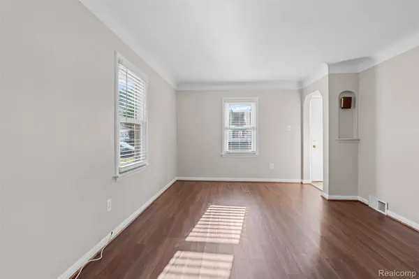 24696 Wilmot AVE, Eastpointe, MI 48021