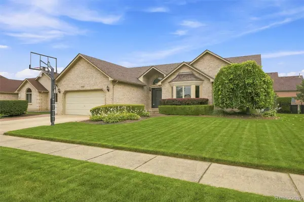 47676 Sandy Ridge DR, Macomb Township, MI 48044