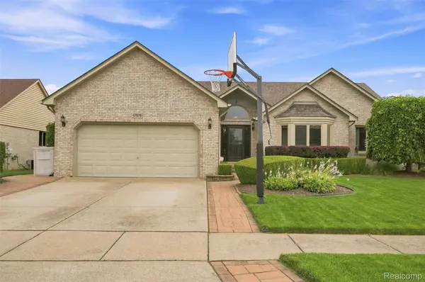 47676 Sandy Ridge DR, Macomb Township, MI 48044