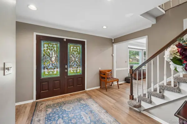 36339 Parklane CIR, Farmington Hills, MI 48335