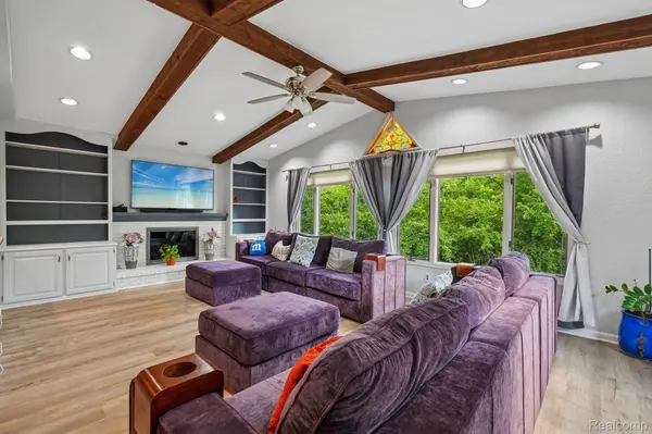 36339 Parklane CIR, Farmington Hills, MI 48335