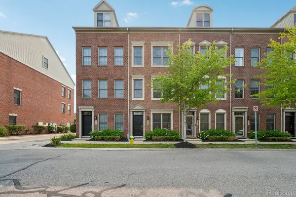 536 Graten ST