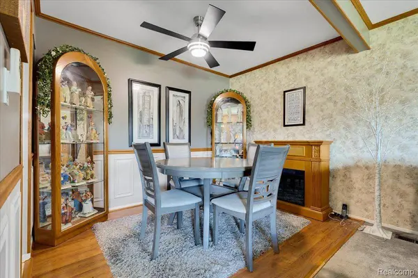 35352 Tall Oaks DR, Sterling Heights, MI 48312