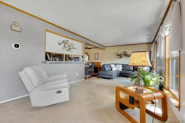 35352 Tall Oaks DR, Sterling Heights, MI 48312