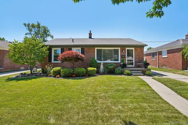 618 E Bloomfield AVE