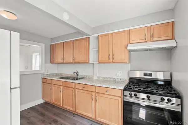 329 W Sonoma AVE, Hazel Park, MI 48030