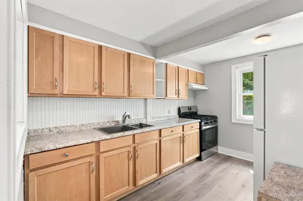 329 W Sonoma AVE, Hazel Park, MI 48030