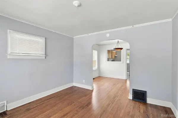 329 W Sonoma AVE, Hazel Park, MI 48030