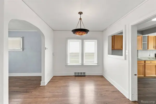329 W Sonoma AVE, Hazel Park, MI 48030