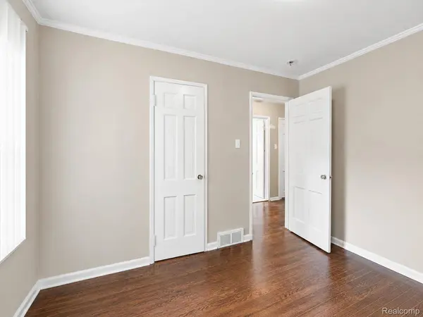 2400 Guthrie AVE, Royal Oak, MI 48067