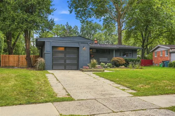 1011 Brooklawn DR, Troy, MI 48084