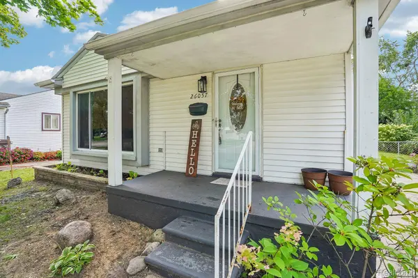 26057 Osmun ST, Madison Heights, MI 48071
