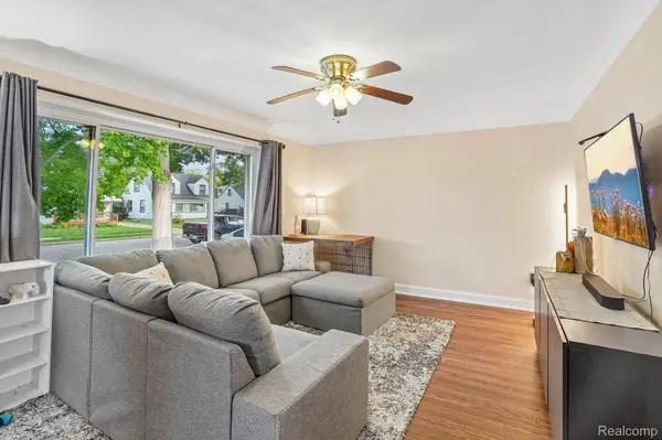 26057 Osmun ST, Madison Heights, MI 48071