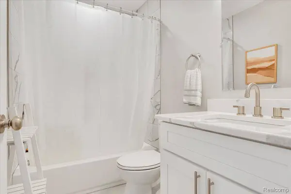 173 W Evelyn AVE, Hazel Park, MI 48030