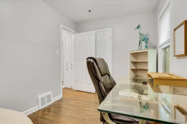 173 W Evelyn AVE, Hazel Park, MI 48030