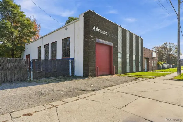 22850 Groesbeck HWY