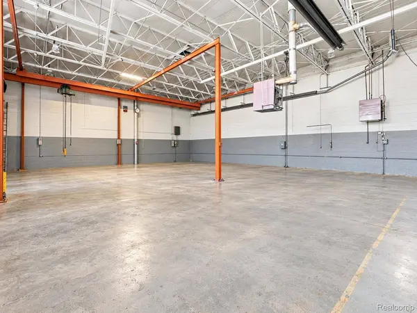 22850 Groesbeck HWY, Warren, MI 48089