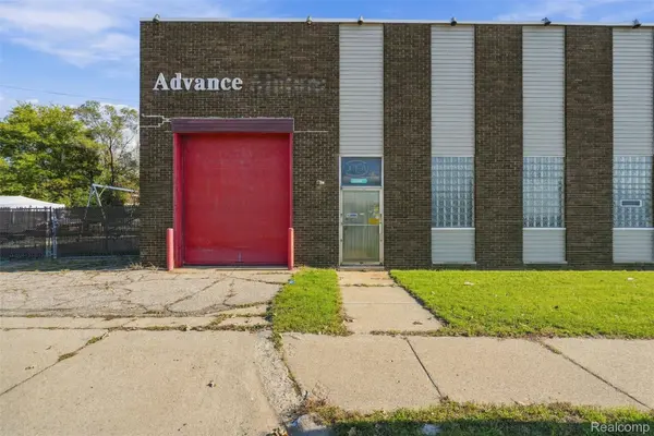 22850 Groesbeck HWY, Warren, MI 48089