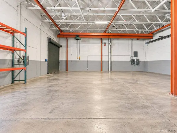 22850 Groesbeck HWY, Warren, MI 48089